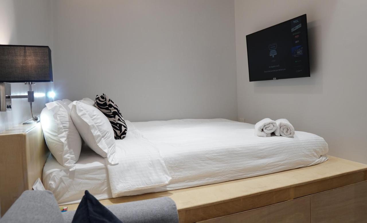 Radlett Residences Hotel - Tuguegarao エクステリア 写真