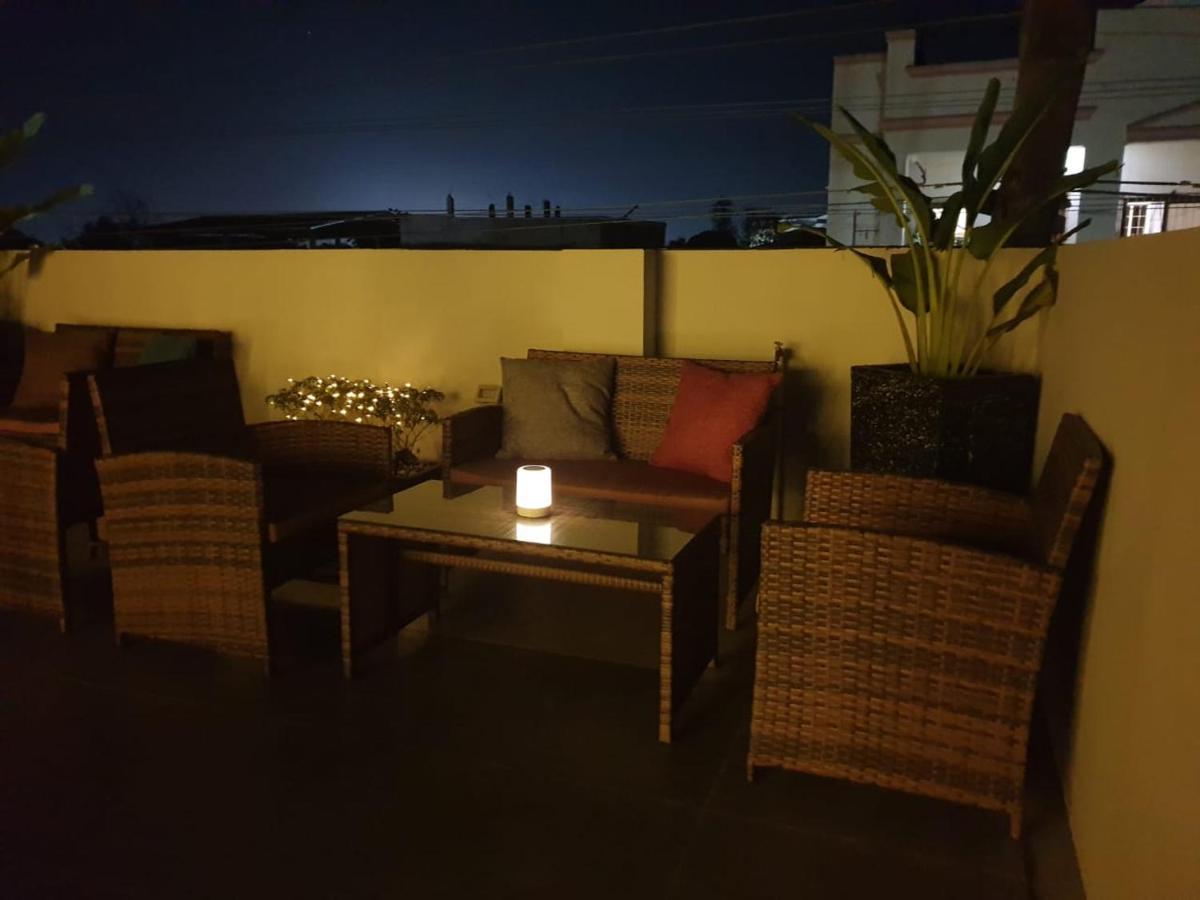 Radlett Residences Hotel - Tuguegarao エクステリア 写真